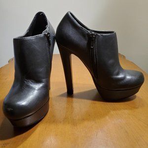 Steve Madden Womens Black 5" Heels Size 6 M